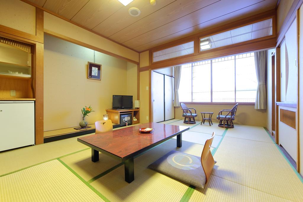 Awara Onsen Hot Spring Koubou Gurabaatei Hotel Стая снимка