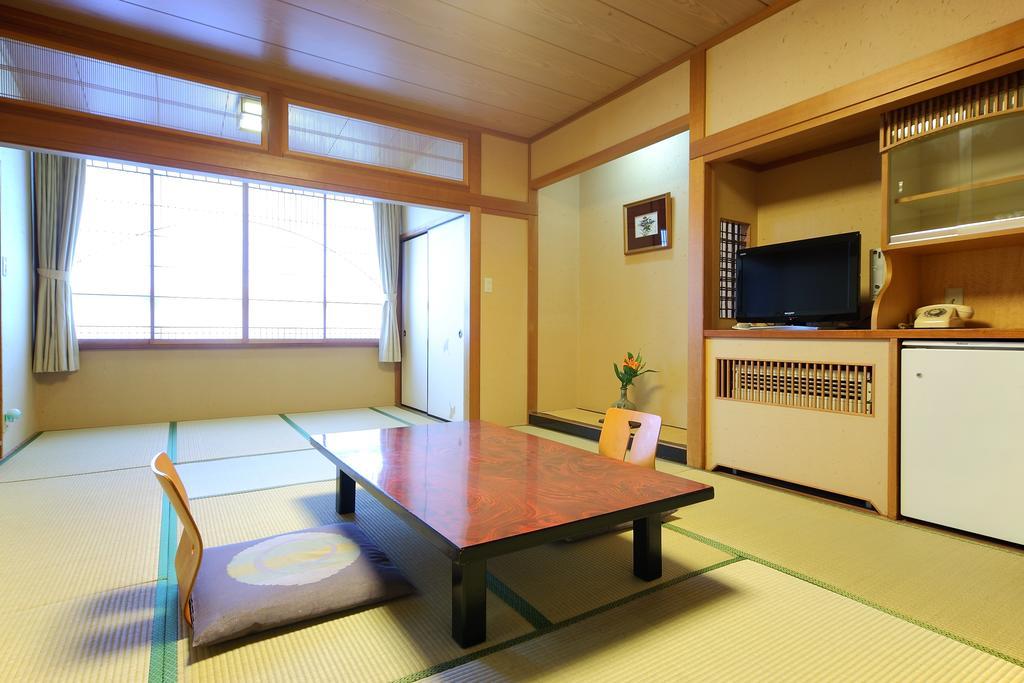 Awara Onsen Hot Spring Koubou Gurabaatei Hotel Стая снимка