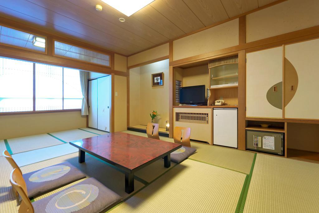 Awara Onsen Hot Spring Koubou Gurabaatei Hotel Стая снимка