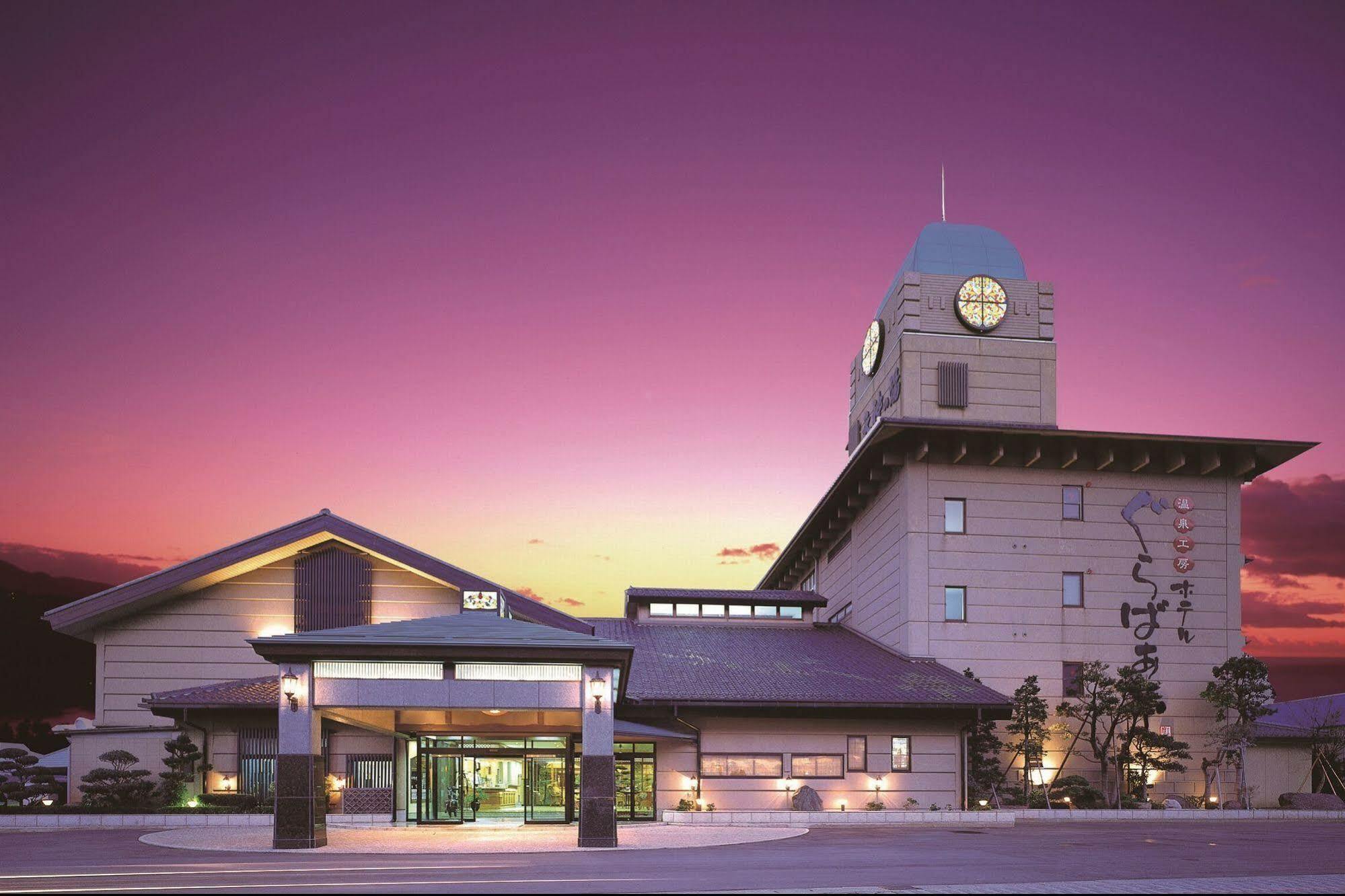 Awara Onsen Hot Spring Koubou Gurabaatei Hotel Екстериор снимка