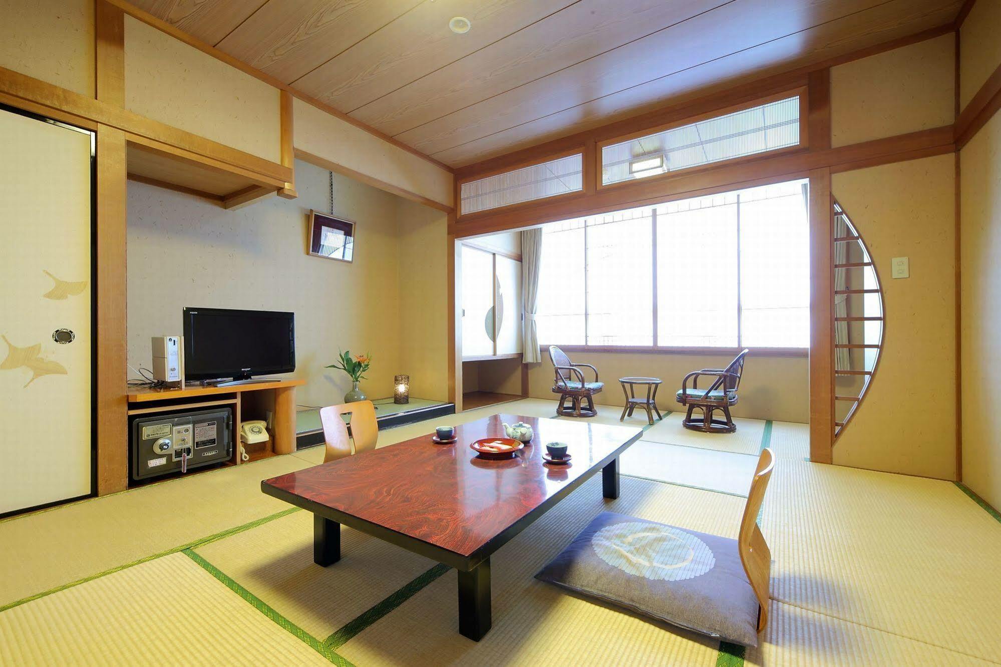 Awara Onsen Hot Spring Koubou Gurabaatei Hotel Екстериор снимка