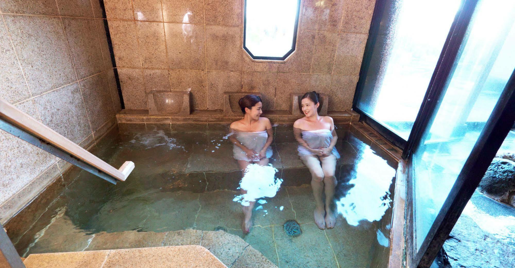 Awara Onsen Hot Spring Koubou Gurabaatei Hotel Екстериор снимка